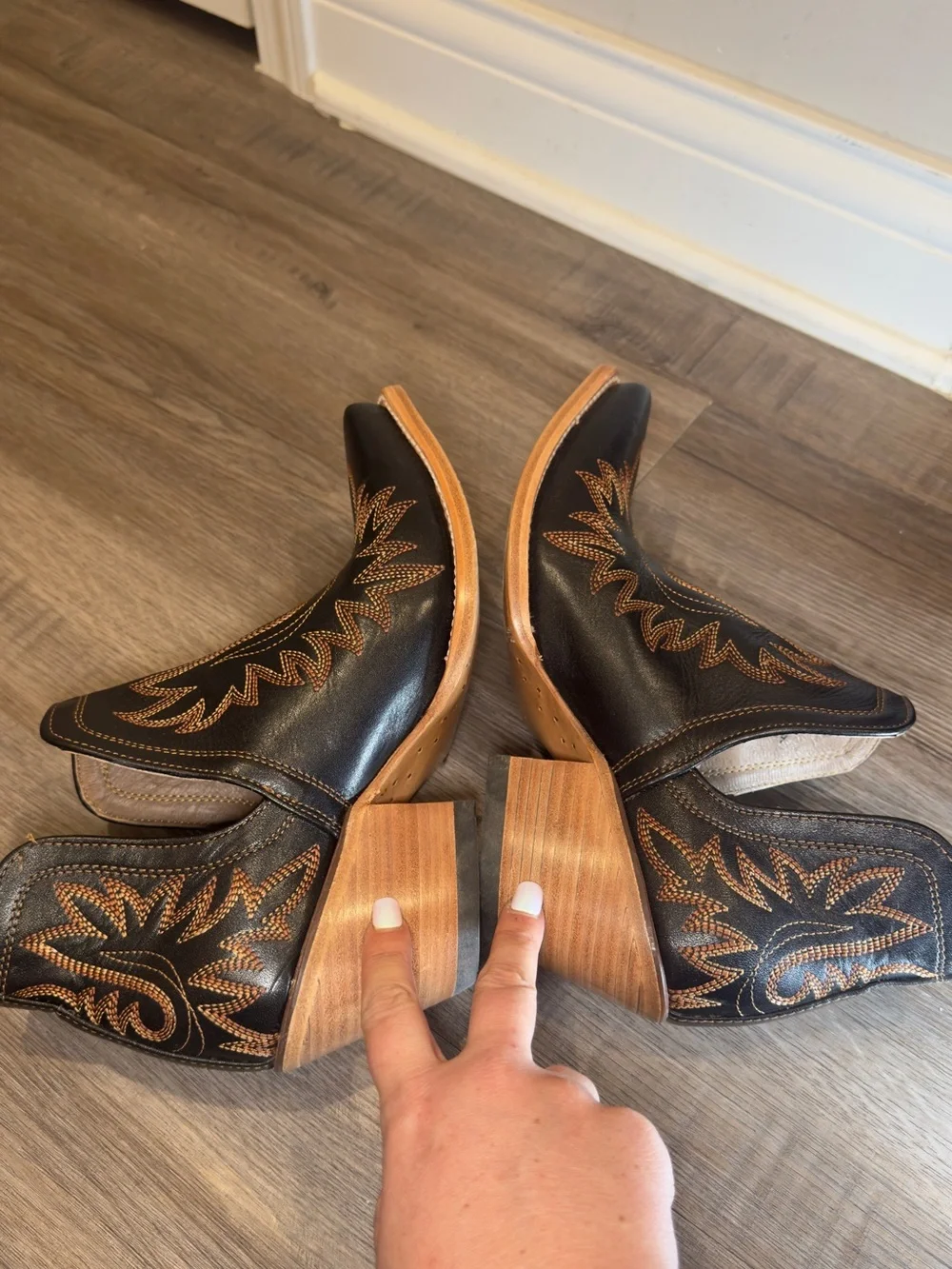 Ariat Dixon Brooklyn Black Leather Western Heeled Bootie Boots